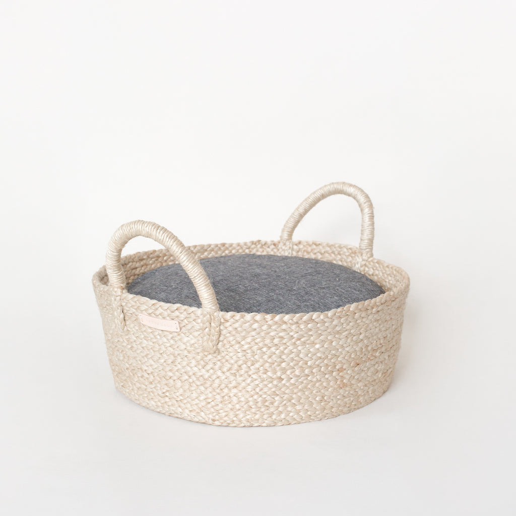 Basket Bed in Dark Gray Linen
