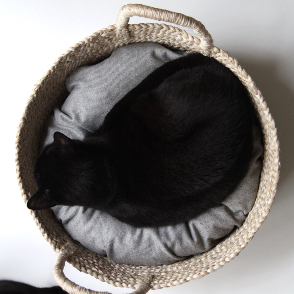 Basket Bed in Gray Flannel